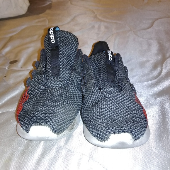 Adidas shoes - Picture 2 of 8